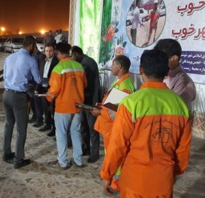 آیین تجلیل از پاکبانان و شهروندان نمونه شوشتر برگزار شد.