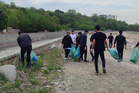 در روز جهانی زمین پاک رود دره کن تهران از زباله‌ها پاکسازی شد