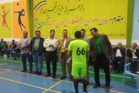 قهرمانی تیم شهرداری قاین در مسابقه فوتسال سوپرجام رمضان شهرستان قاینات