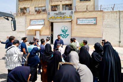 خبرنگاران از زندان بندرعباس بازدید کردند