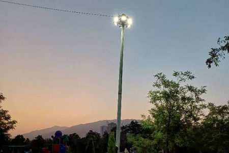 رفع نواقص روشنایی بوستان تولدی دوباره در منطقه۲۲ تهران
