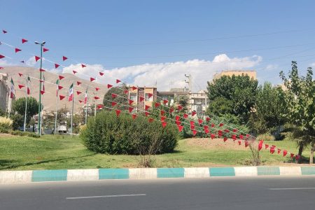 آذین بندی معابر منطقه۲۲ تهران به مناسبت هفته وحدت