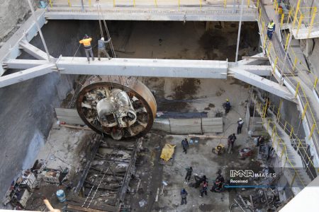 احداث بدون وقفه ی ایستگاه مترو میلاد در شیراز