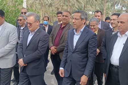 معاون وزیر جهادکشاورزی از ایستگاه تحقیقات کشاورزی میناب بازدید کرد