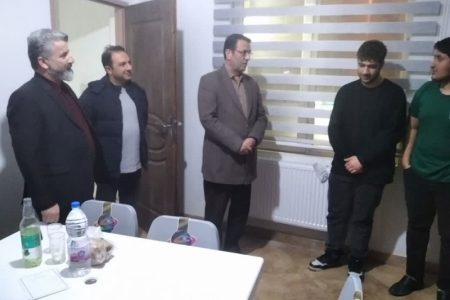 همزمان با آغاز موج جدید سرما؛ بازدید شبانه فرماندار قزوین از گرمخانه شهرداری