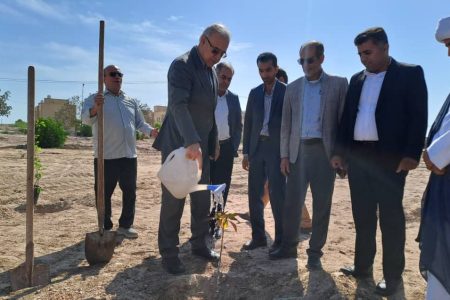 آئین کاشت نهال به مناسبت روز درختکاری با حضور مقامات ارشد در ابوموسی