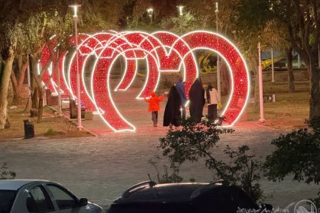 نصب المان نوری در پارک جزیره اهواز به مناسبت بهار ۱۴۰۴