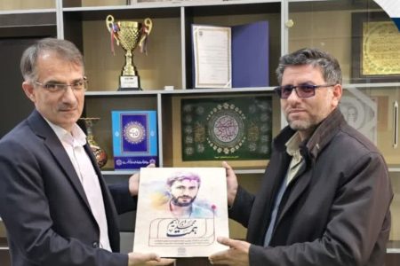 اهدای تابلوهای تمثال شهید همت به ادارات شهرضا