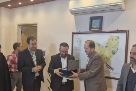 آیین تکریم و معارفه حراست شهرداری خورزوق برگزار شد