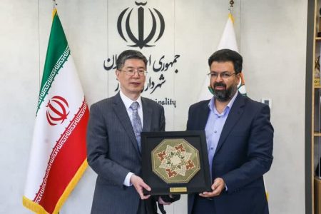 تحکیم روابط شیراز و چین در دیدار قائم مقام شهردار شیراز با سفیر چین در ایران